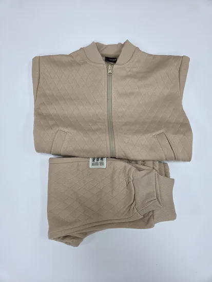 חליפת קווילט עם רוכסן